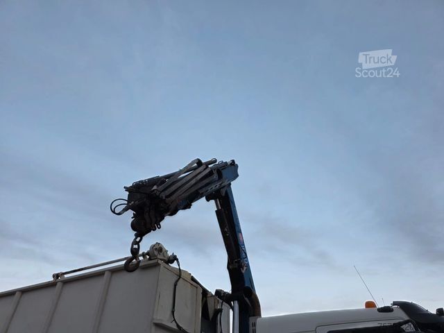 Camion scarrabile VOLVO FE 320 6x2/4 Abroller mit Cont. + Kran HMF 1820