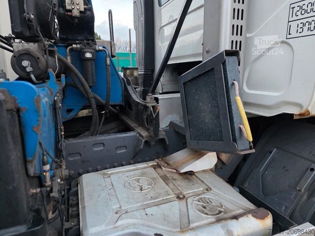 Camion scarrabile VOLVO FE 320 6x2/4 Abroller mit Cont. + Kran HMF 1820