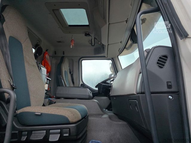 Camion scarrabile VOLVO FE 320 6x2/4 Abroller mit Cont. + Kran HMF 1820