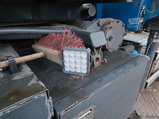 Camion scarrabile VOLVO FE 320 6x2/4 Abroller mit Cont. + Kran HMF 1820