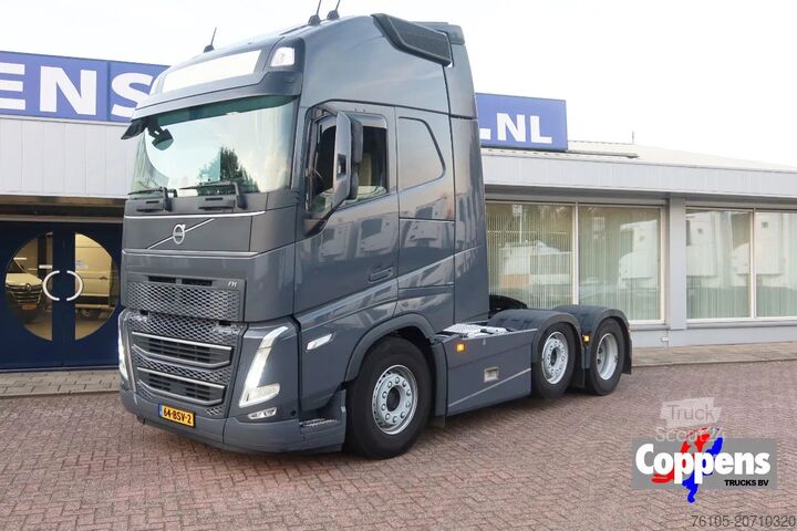 Standard tractor Volvo FH FH 500 Globetrotter Full Air suspension.