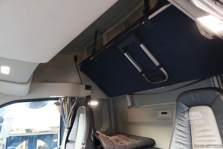 Standard-SZM Volvo FH FH 500 Globetrotter Full Air suspension.