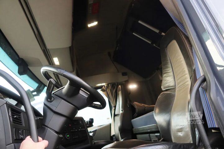 Standard-SZM Volvo FH FH 500 Globetrotter Full Air suspension.