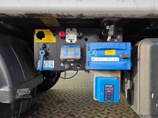 Auflieger mit Walkingfloor STAS S300ZX /ADR Typ EX II, FL, OX, AT / 2 Liftachsen