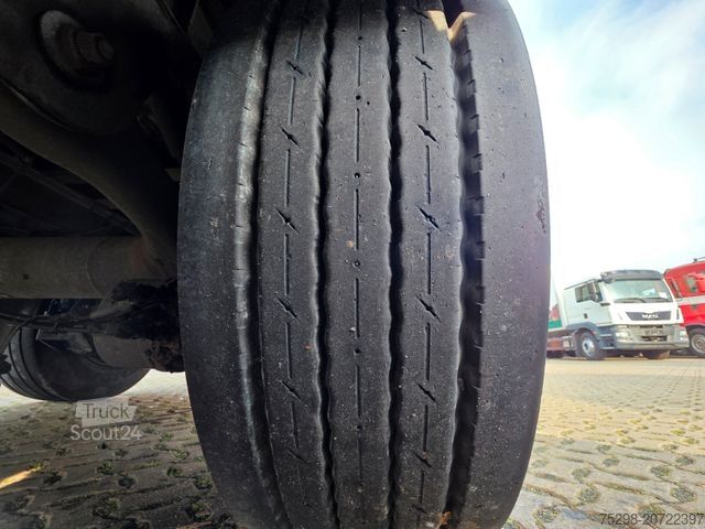 Auflieger mit Walkingfloor STAS S300ZX /ADR Typ EX II, FL, OX, AT / 2 Liftachsen