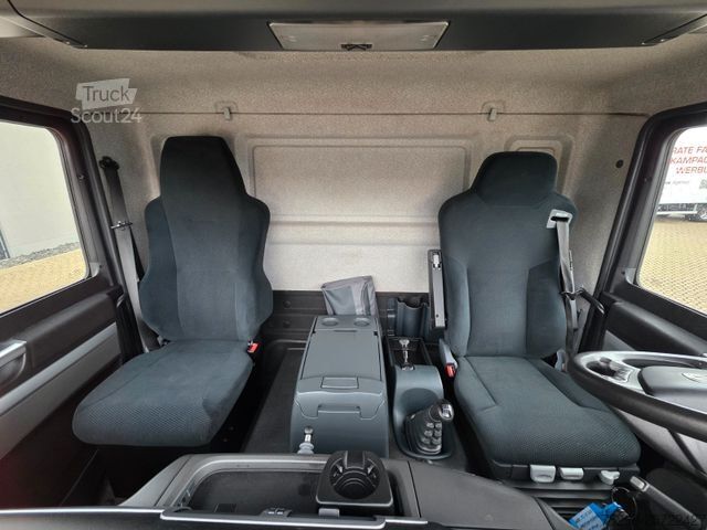 Samochód ciężarowy typu furgon MAN TGL 12.220 4x2 BL / Ladebordwand