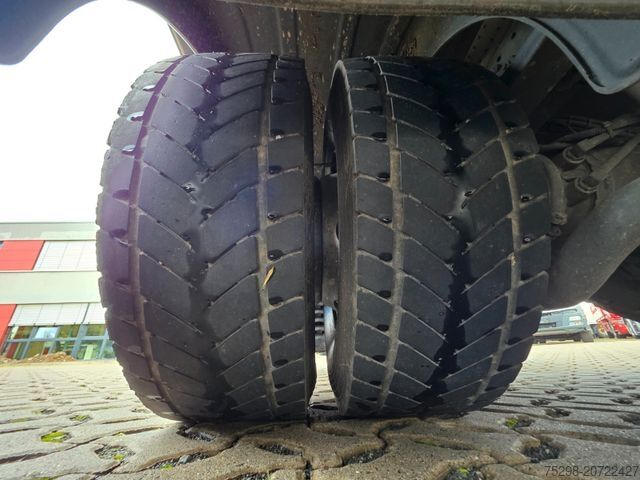 Samochód ciężarowy typu furgon MAN TGL 12.220 4x2 BL / Ladebordwand