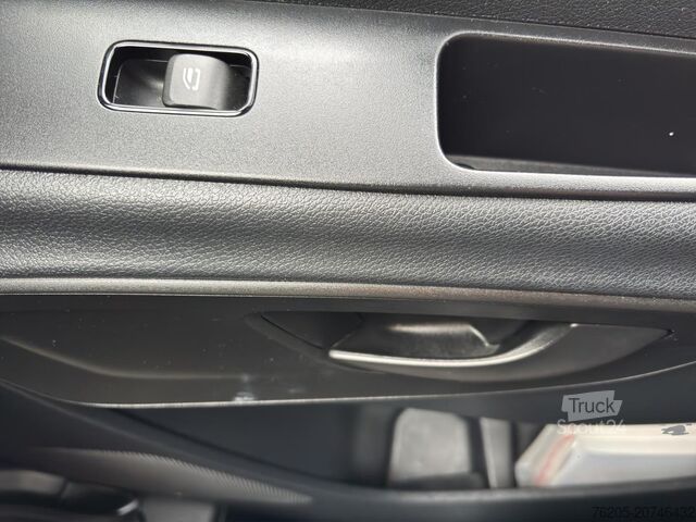 Furgon blaszak Mercedes-Benz Sprinter 211 CDI Kasten Standard