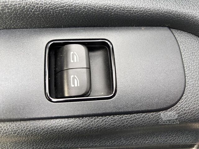 Furgon blaszak Mercedes-Benz Sprinter 211 CDI Kasten Standard