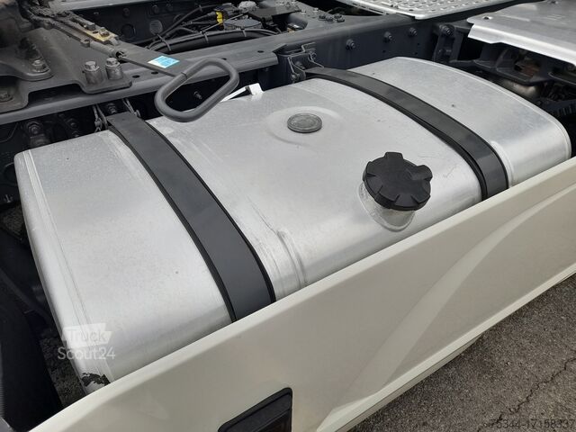 Standart traktör DAF XF 480