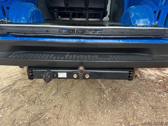 Furgão de painéis IVECO Daily Kasten 35S18 /6 Sitze/ 3.0L / 3,5T Anh.