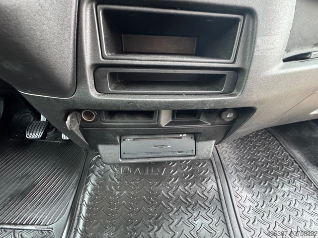 Furgão de painéis IVECO Daily Kasten 35S18 /6 Sitze/ 3.0L / 3,5T Anh.