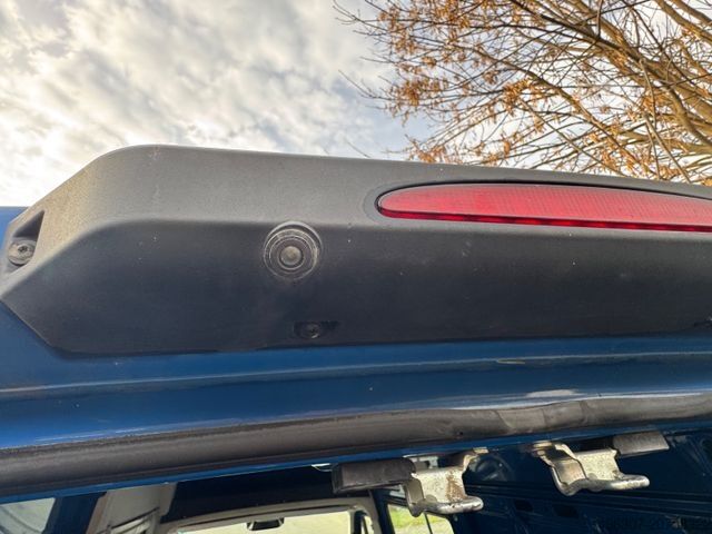 Furgão de painéis IVECO Daily Kasten 35S18 /6 Sitze/ 3.0L / 3,5T Anh.