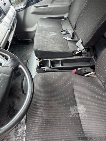 Dzērienu kravas automašīna MITSUBISHI Canter 9C18/LBW/2xAHK/B-B/Top-Zustand