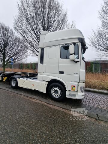 Standart traktör Daf Xf480 SSC