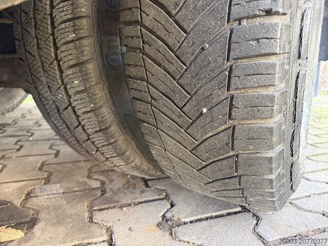 Lastbilmonteret kranvogn Iveco Daily 70C17 HMF 635 Kran bis 11 Meter