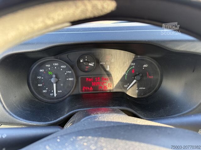 Pick-up varevogn Iveco Daily 70C17 HMF 635 Kran bis 11 Meter