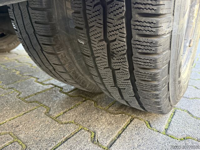 Pick-up varevogn Iveco Daily 70C17 HMF 635 Kran bis 11 Meter