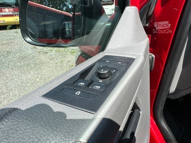 Minibus VOLKSWAGEN T6 Kombi (PDC Hi*ACC*StandHz*9 Sitzer*AC)