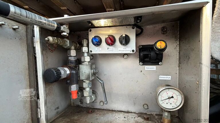 Kiper tovornjak Fliegl 55m3 Blaaskipper/Schleuse Liftas 2 tussenschotten