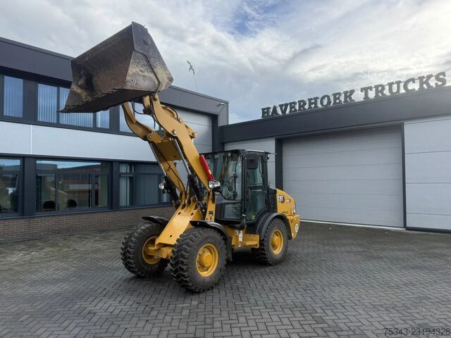  Caterpillar 906 With pallet forks | With Folding bucket | 3...