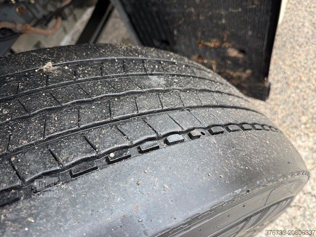 Camion plateau avec bâche VOLVO FL320 18 to., ¤6, Klima, LBW