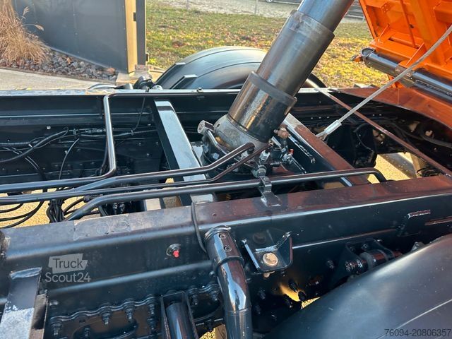 Grue montée sur camion MAN TGS 18.290 4x2 Kipper KRAN 12m FUNK AHK