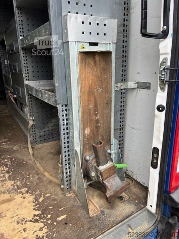 Furgon z wysokim dachem IVECO Daily 70C17 Regale*AHK*NL 3,8t*3Sitze*nur 185tkm