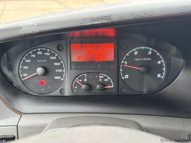 Furgon z wysokim dachem IVECO Daily 70C17 Regale*AHK*NL 3,8t*3Sitze*nur 185tkm