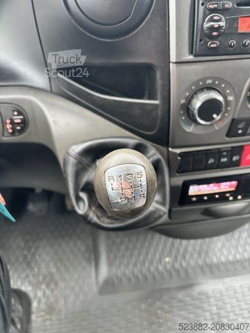 Furgon z wysokim dachem IVECO Daily 70C17 Regale*AHK*NL 3,8t*3Sitze*nur 185tkm