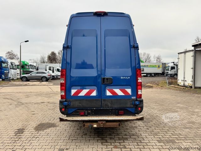 Furgon z wysokim dachem IVECO Daily 70C17 Regale*AHK*NL 3,8t*3Sitze*nur 185tkm