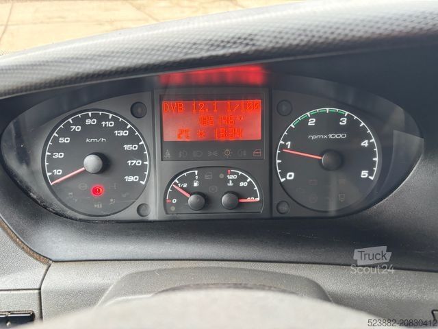 Furgon z wysokim dachem IVECO Daily 70C17 Regale*AHK*NL 3,8t*3Sitze*nur 185tkm