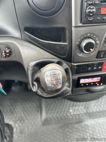 Furgon z wysokim dachem IVECO Daily 70C17 Regale*AHK*NL 3,8t*3Sitze*nur 185tkm