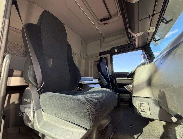 Standard tractor unit MAN TGX 26.440 TWINSTEER 851.000 KM TOP CONDITION HO