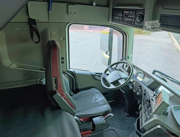 Standard tractor unit VOLVO FH 13.460 I-PARK COOL 2X TANKS SUPER CONDITION 2