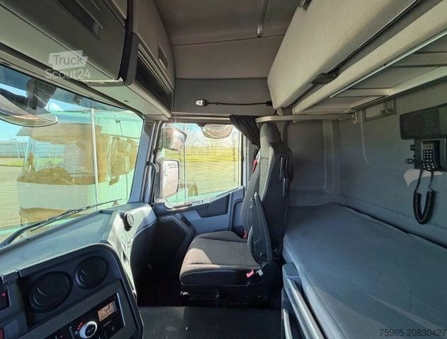 Vakio vetoauto RENAULT T460 EURO 6 ONLY 318.000 KM 2X TANKS TOP CONDITI