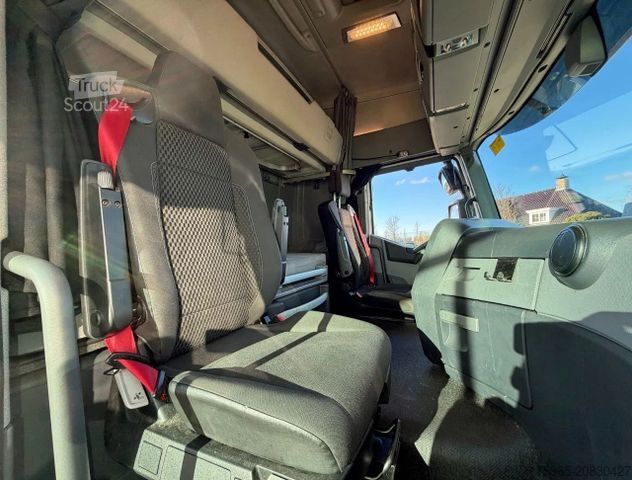 Vakio vetoauto RENAULT T460 EURO 6 ONLY 318.000 KM 2X TANKS TOP CONDITI