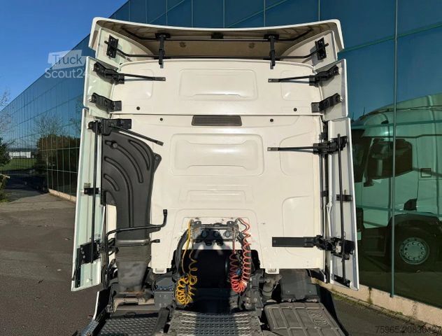 Vakio vetoauto RENAULT T460 EURO 6 ONLY 318.000 KM 2X TANKS TOP CONDITI