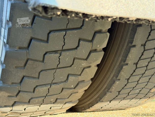 Vakio vetoauto RENAULT T460 EURO 6 ONLY 318.000 KM 2X TANKS TOP CONDITI