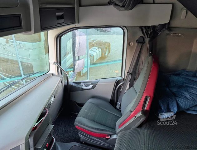 Standardní tahač VOLVO FH 13.420 EURO 6 ONLY 570.000 KM FULL AIR 2X TAN