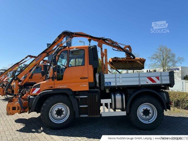 Селскостопанска машина Mercedes-Benz Unimog U 318