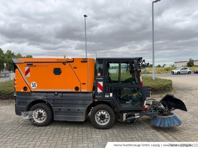 Селскостопанска машина Aebi Kompaktkehrmaschine Swingo 200