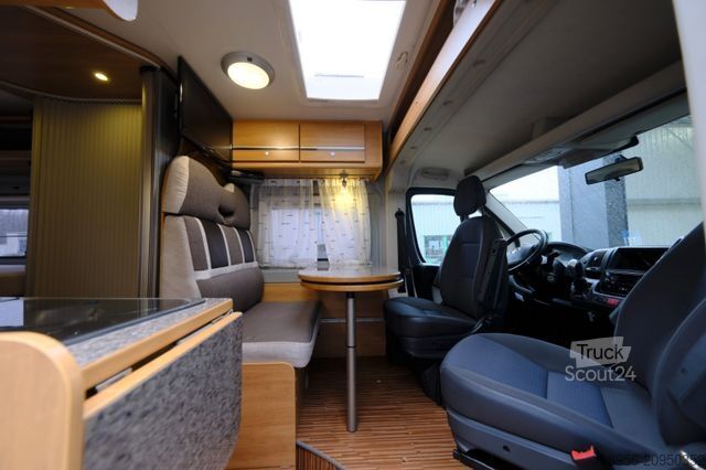 Camper PÖSSL Roadcruiser-Automatik-Einzelbetten-Anhänerkupplu