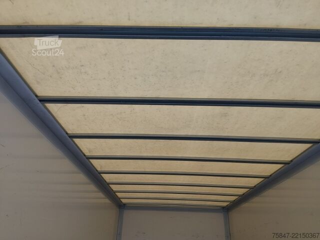 Camion caisson Iveco EuroCargo ML 75 E 19/P LBW Türe im Koffe