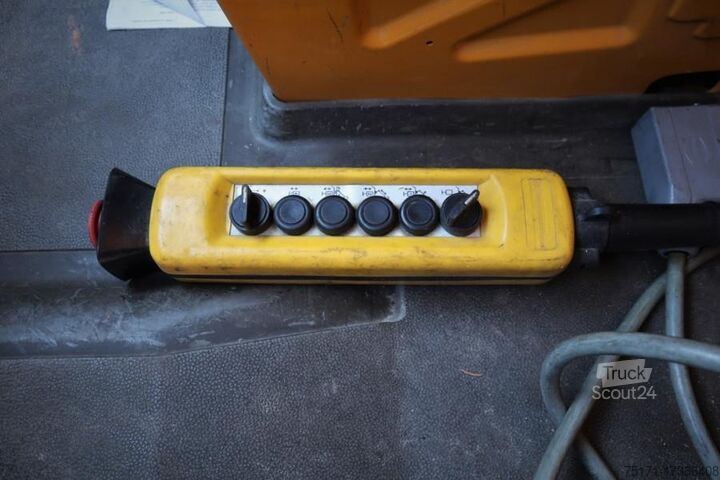 Op vrachtwagen gemonteerd platform Teupen EURO B16T As-Is, Driving Licence B/3, Diesel, 16m