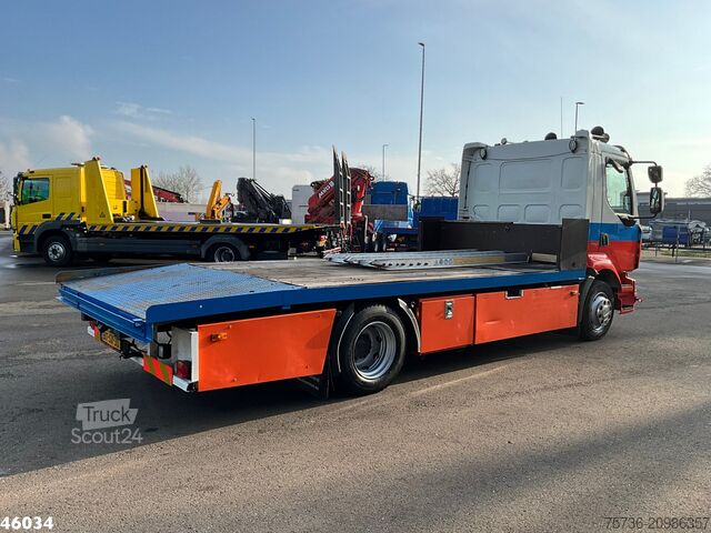Fourgon porte-voitures Renault MIDLUM 240-12 Autotransporter met oprijrampen