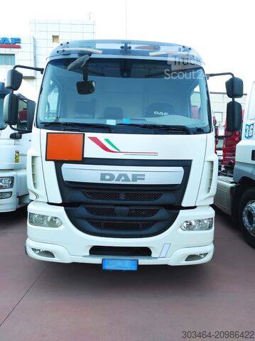 Grue montée sur camion DAF LF 18T LF 320 CV con gru EFFER