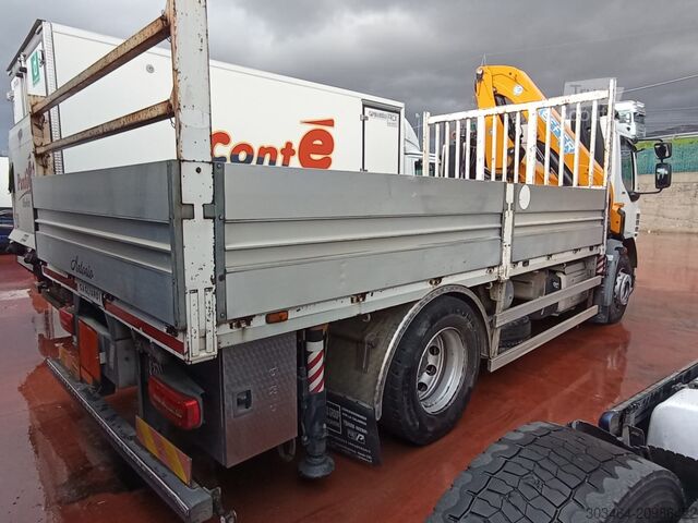 Grue montée sur camion DAF LF 18T LF 320 CV con gru EFFER