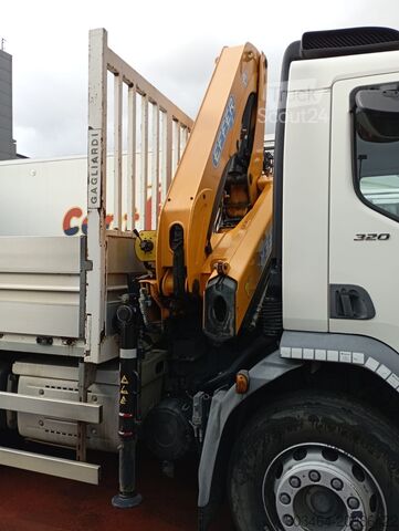 Grue montée sur camion DAF LF 18T LF 320 CV con gru EFFER