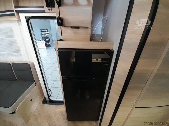 Halvintegrerad husbil CHAUSSON 724 ETAPE LINE